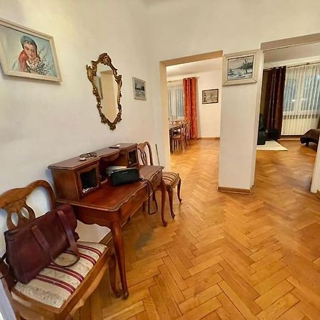 Beautiful Villa With Garden In Milanowek ภายนอก รูปภาพ