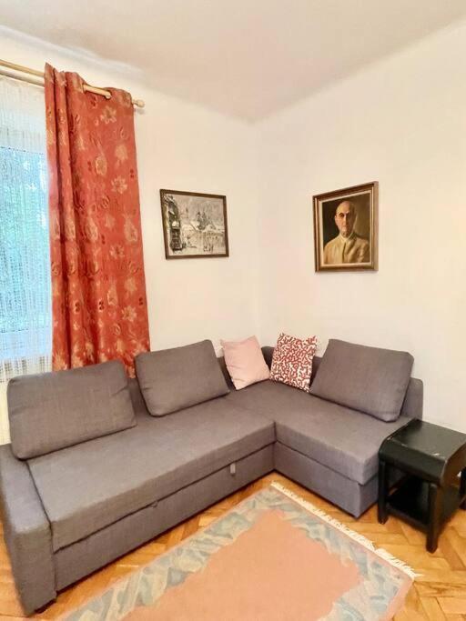 Beautiful Villa With Garden In Milanowek ภายนอก รูปภาพ
