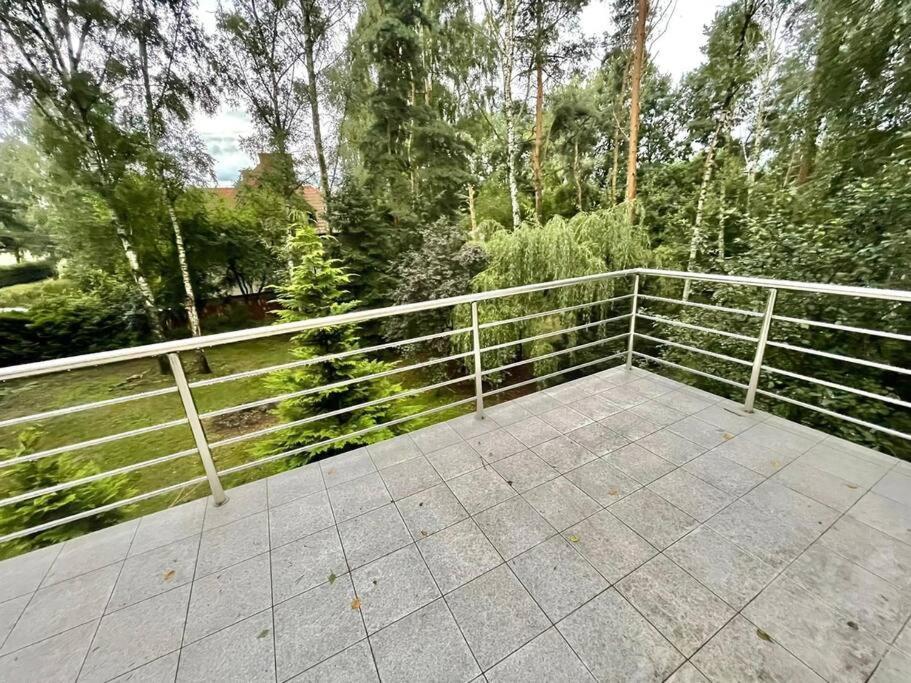 Beautiful Villa With Garden In Milanowek ภายนอก รูปภาพ
