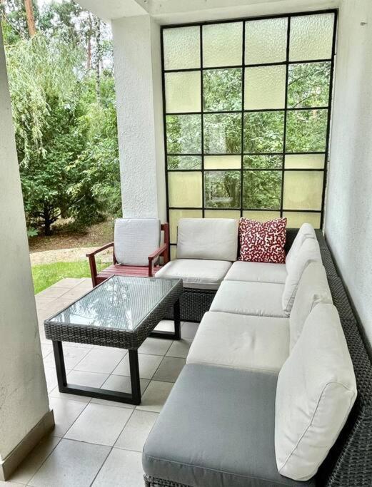 Beautiful Villa With Garden In Milanowek ภายนอก รูปภาพ